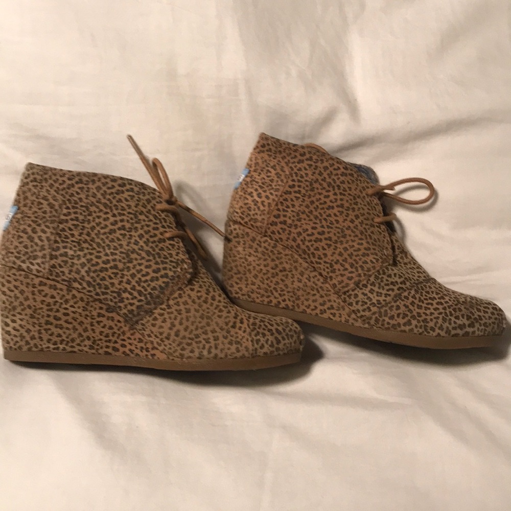 Toms lace up wedge booties